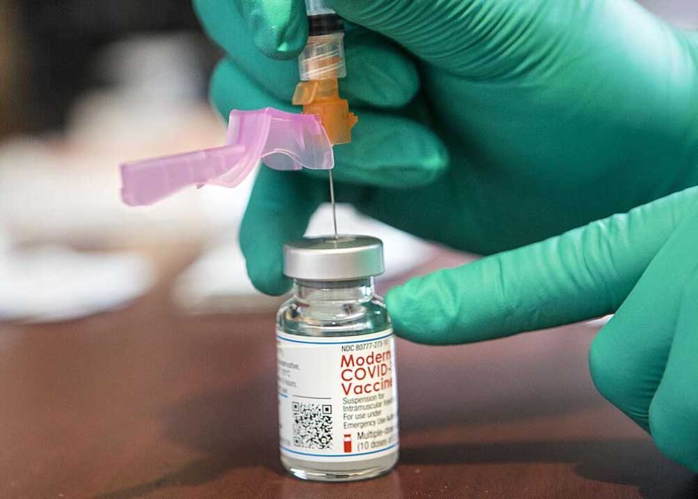 West Coast states recommend COVID vaccine amid CDC turmoil