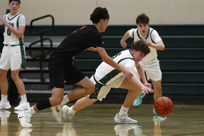 Central Oregon to host two boys basketball holiday tournaments