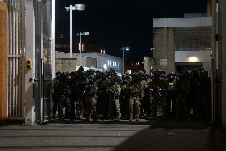 Oregon lawmakers charge forward with disputed penalties for federal agent masking