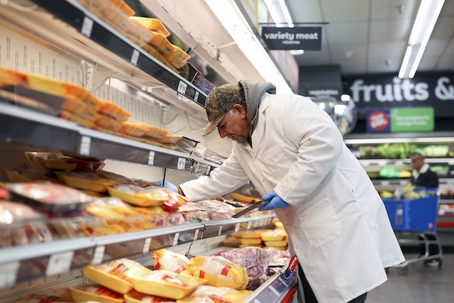 bendbulletin.com - Richard Coe - Commentary: Real food belongs at the base of the food pyramid